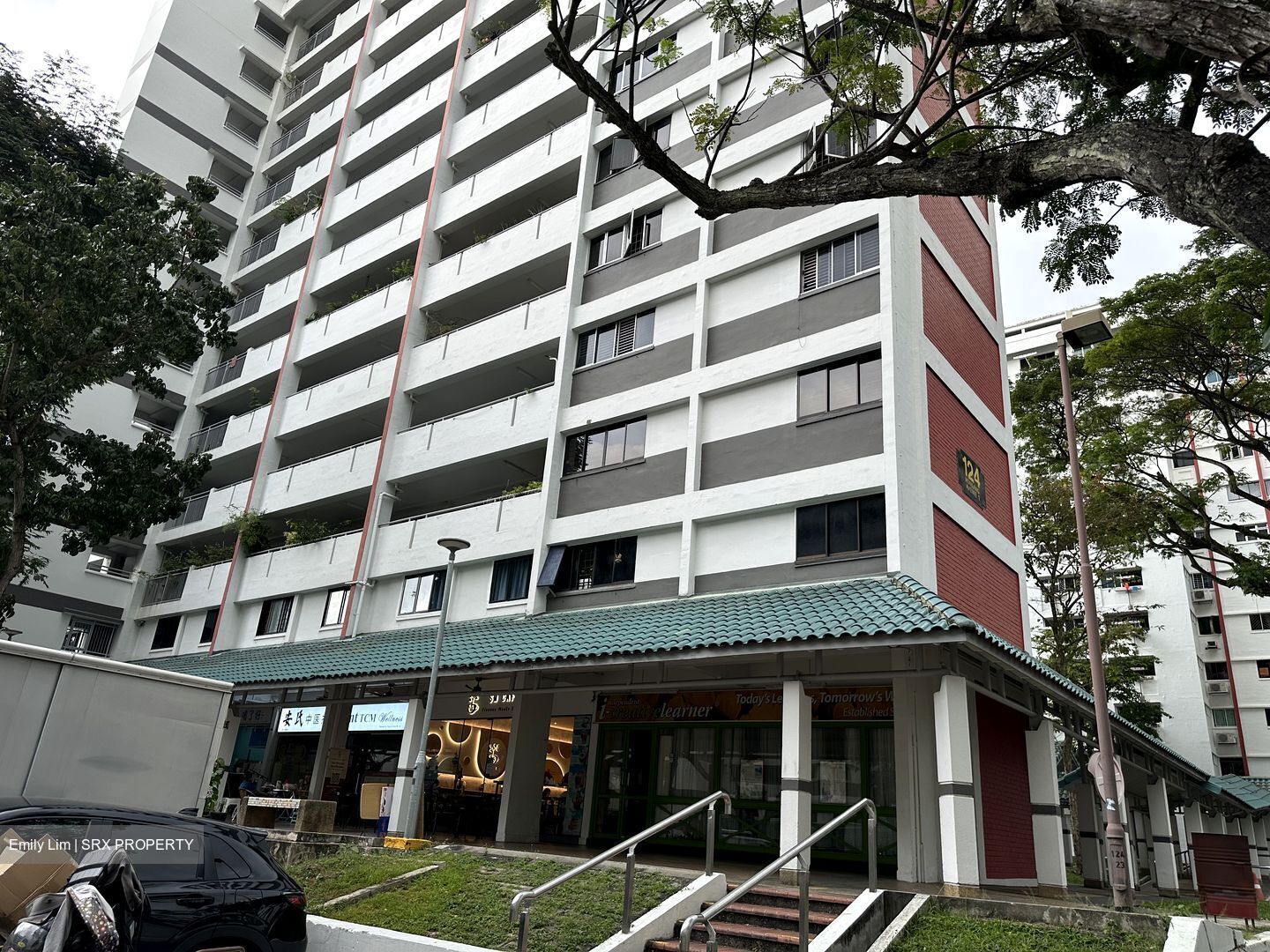 Hougang Avenue 1 (D19), Shop House #513637051